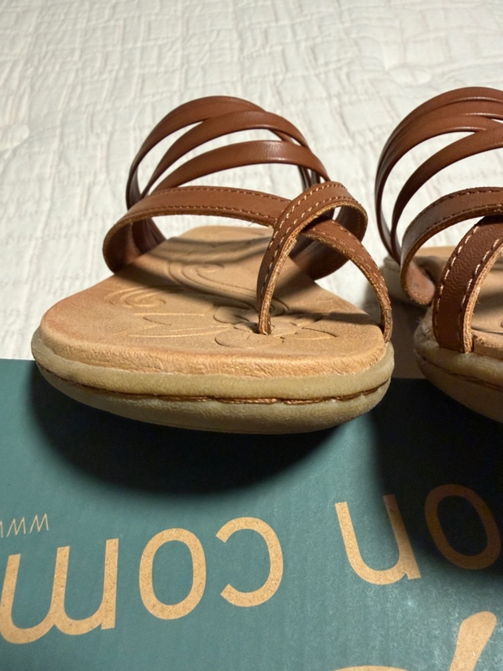 b.o.c. Alisha brown Multi-Strap Toe-Loop Sandals - Picture 9 of 12